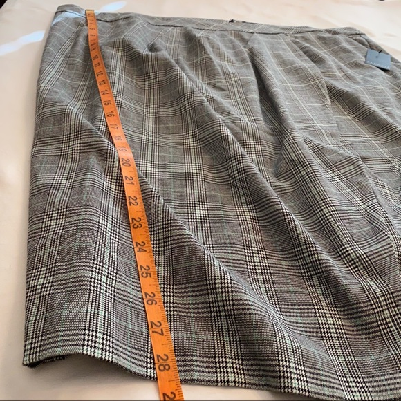 Eloquii Glen Plaid Tulip Hem Skirt Size 26 - Picture 9 of 10